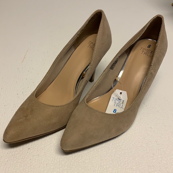 Time and Tru Shoes - 🛍5/$20🛍 Suede stilettos